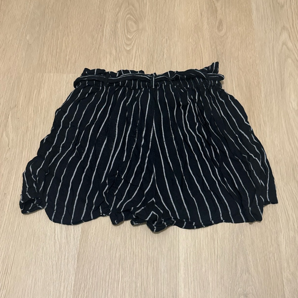 American Eagle Outfitters Black Shorts with White Stripes - Picture 2 of 4